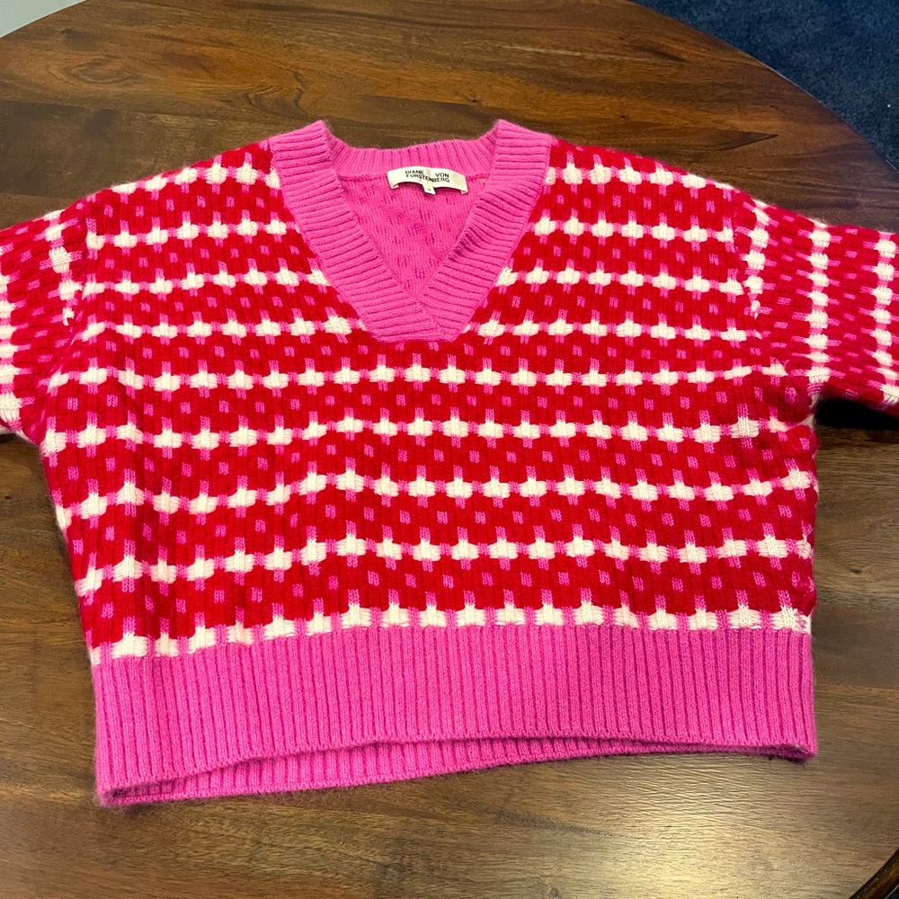 Diane Von Ferstenberg Pink and Red V-Neck Sweater